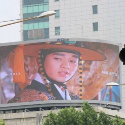 常德步行街戶外P6弧度顯示屏